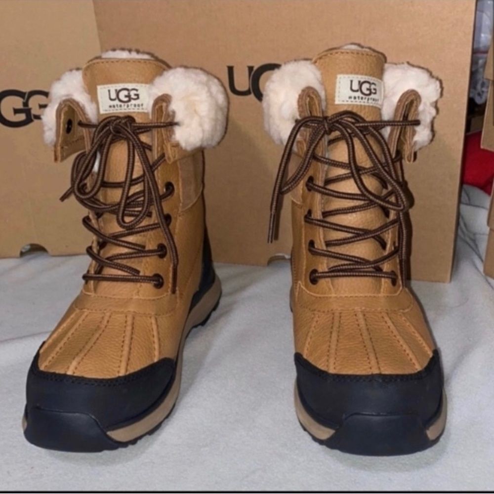 UGG ADIRONDACK III BOOT - Picture 2 of 5